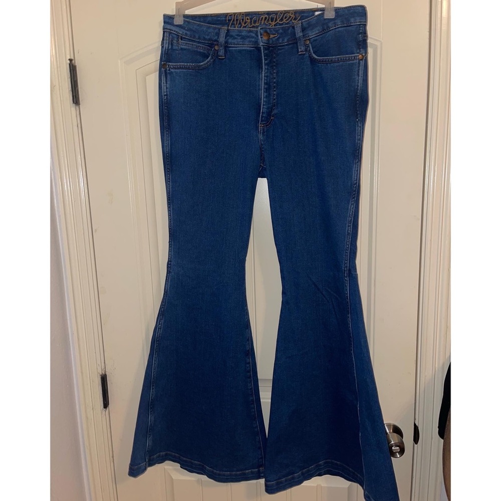 Wrangler retro high rise bell bottoms